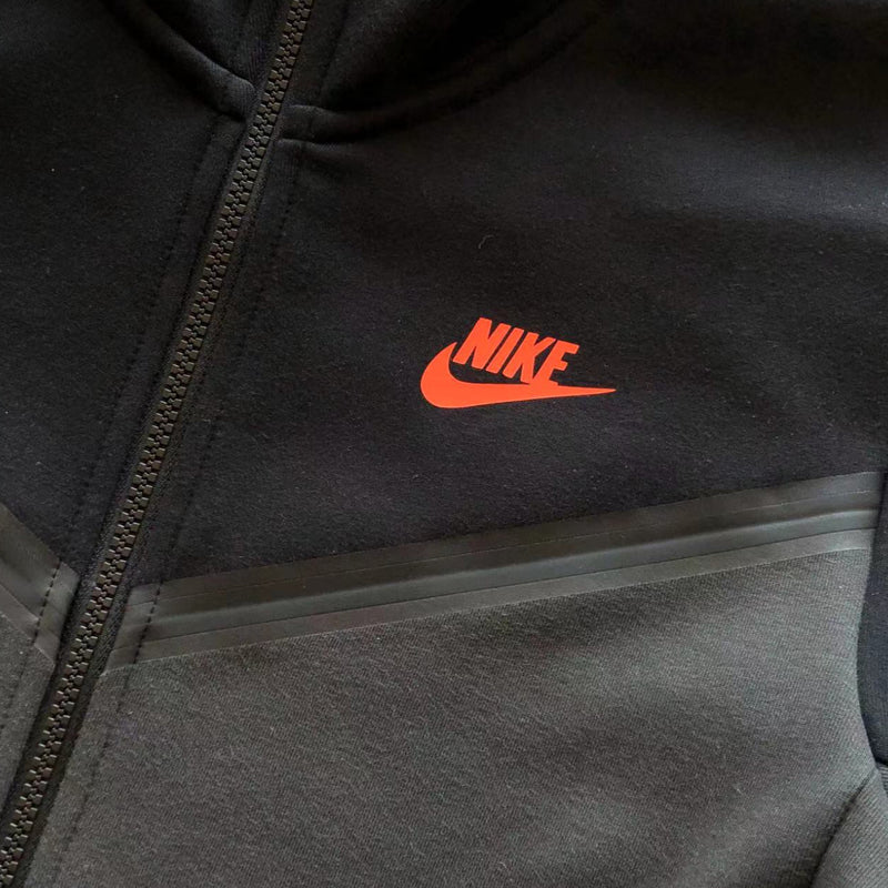 CONJUNTO NIKE SPORTSWEAR TECH FLEECE