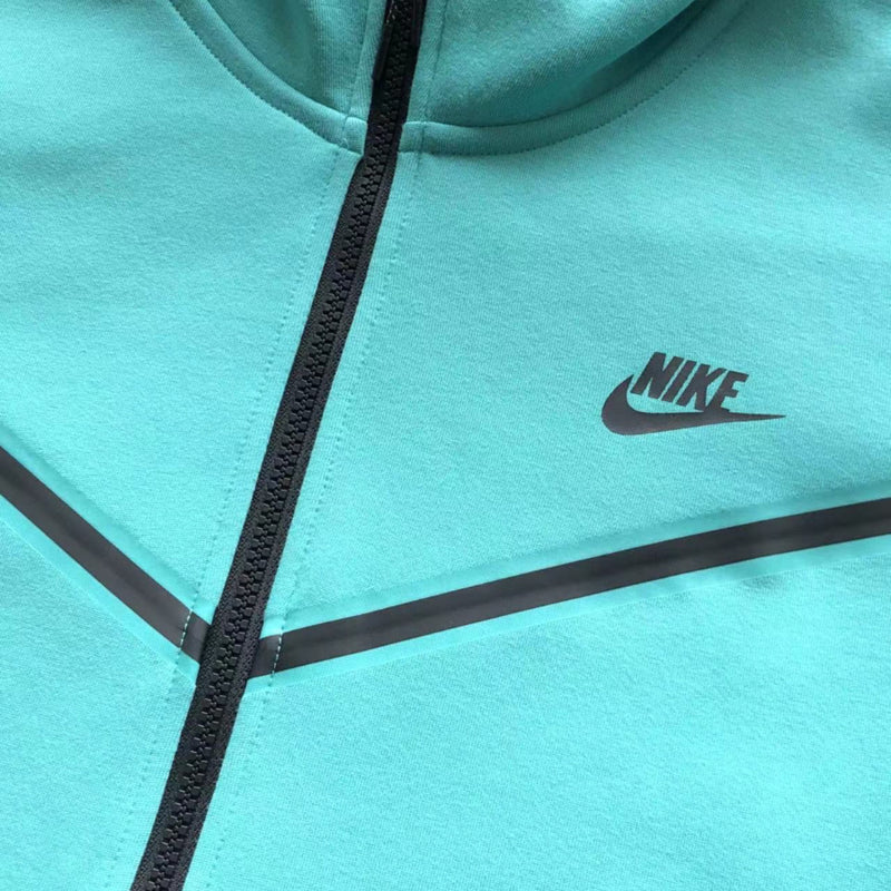 CONJUNTO NIKE SPORTSWEAR TECH FLEECE