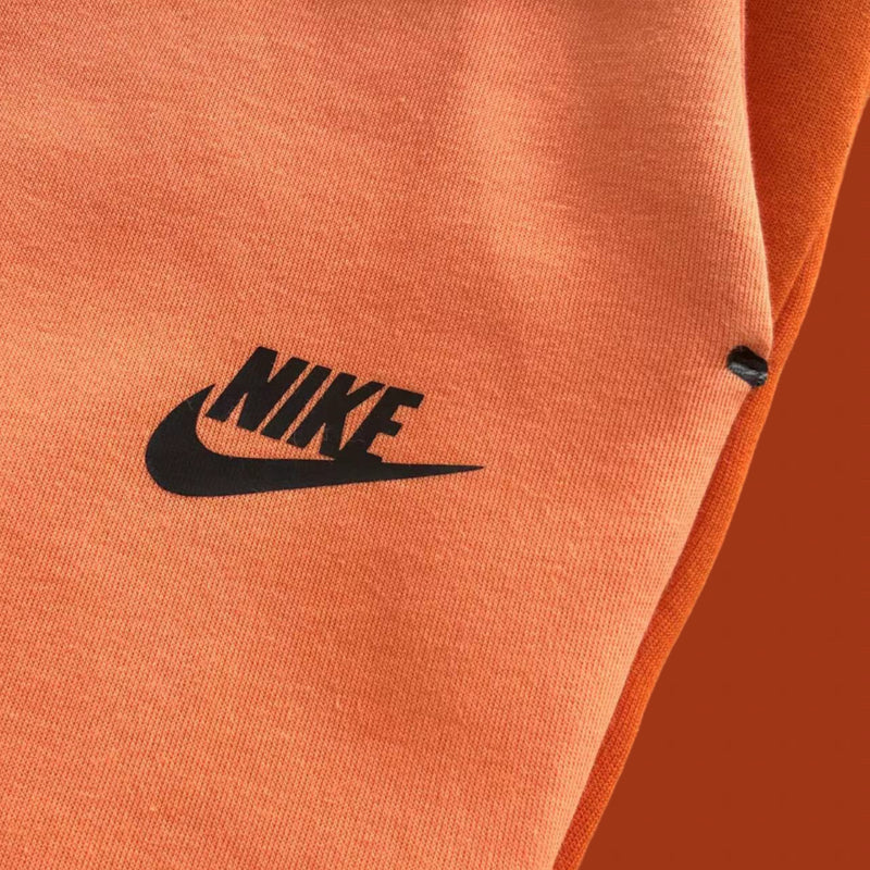 CONJUNTO NIKE SPORTSWEAR TECH FLEECE