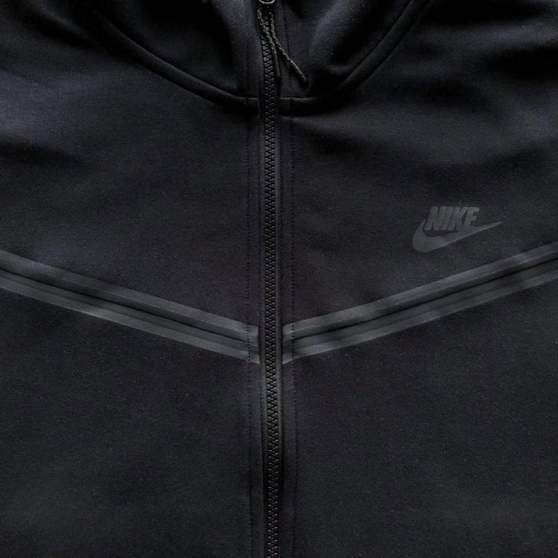 CONJUNTO NIKE SPORTSWEAR TECH FLEECE