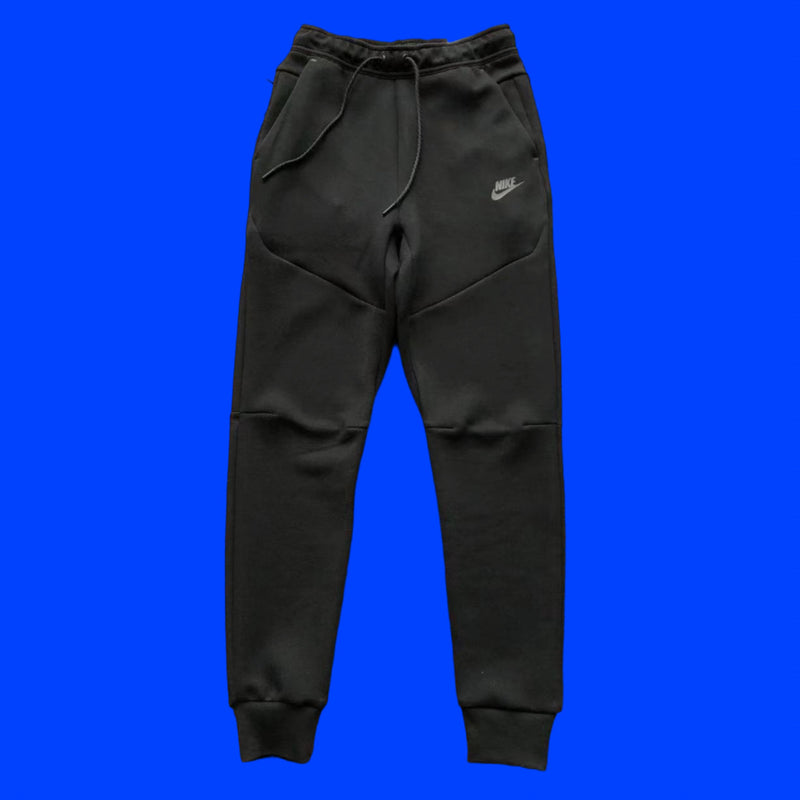 CALÇA NIKE TECH FLEECE “PRETO”